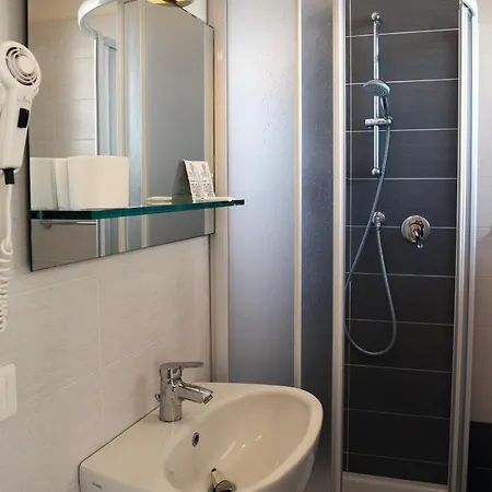 Отель Embassy Пезаро