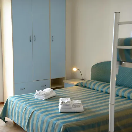 Отель Embassy 3*