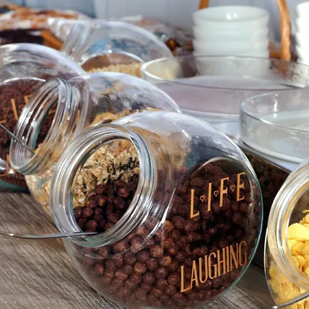 Embassy Отель Пезаро