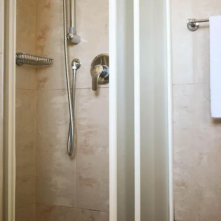 Отель Embassy Пезаро