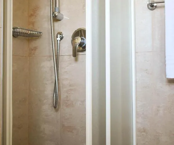 Embassy Готель 3*