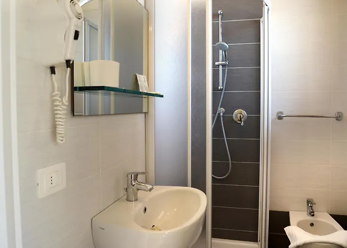 Embassy 3* Пезаро