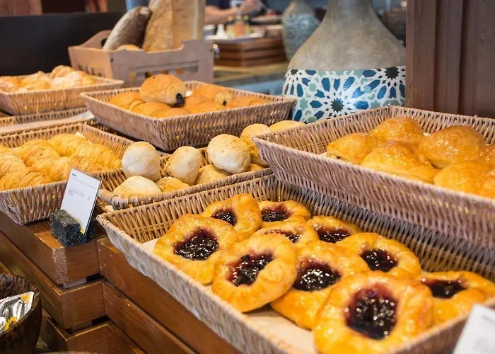 Готель Embassy